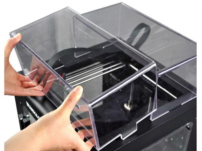 3D принтер Wanhao Duplicator 6 Plus в корпусе